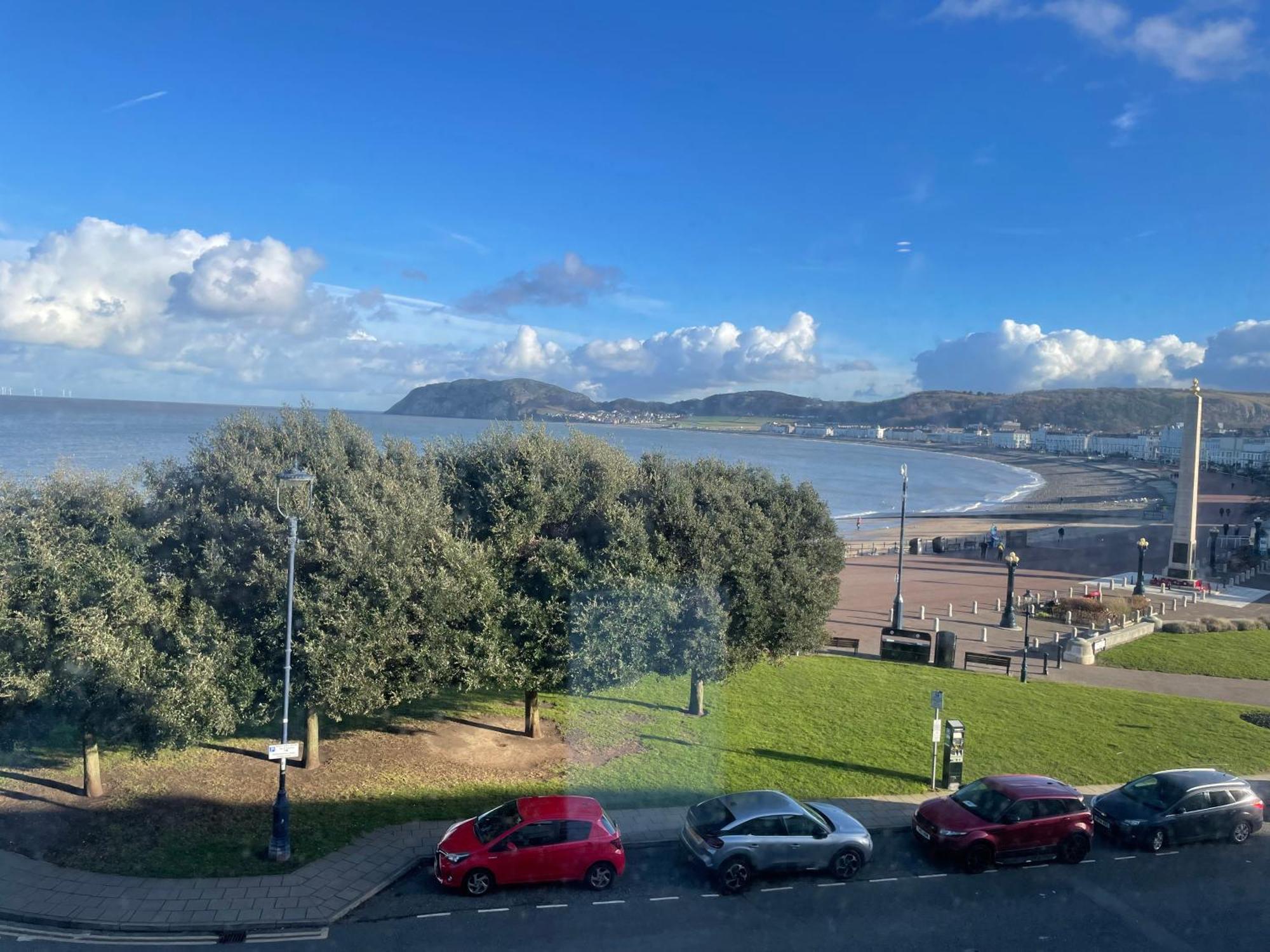 The Wildings Hotel & Tudno'S Restaurant Llandudno Exterior photo