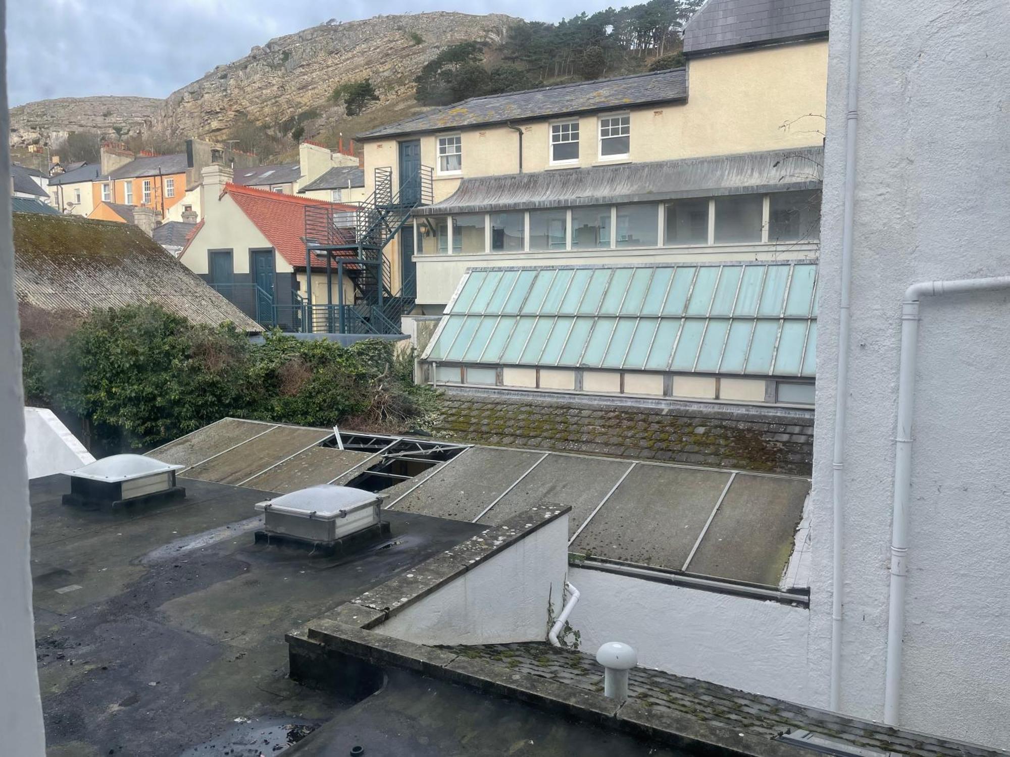 The Wildings Hotel & Tudno'S Restaurant Llandudno Exterior photo